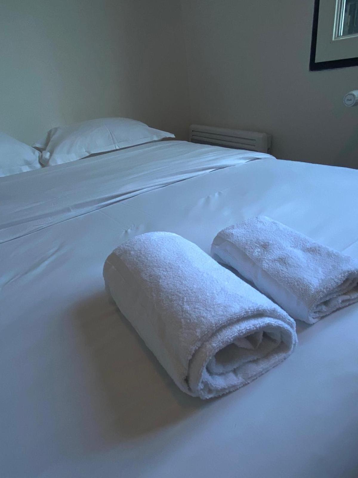 Hotel & Restaurant Isvara Breteuil Екстер'єр фото
