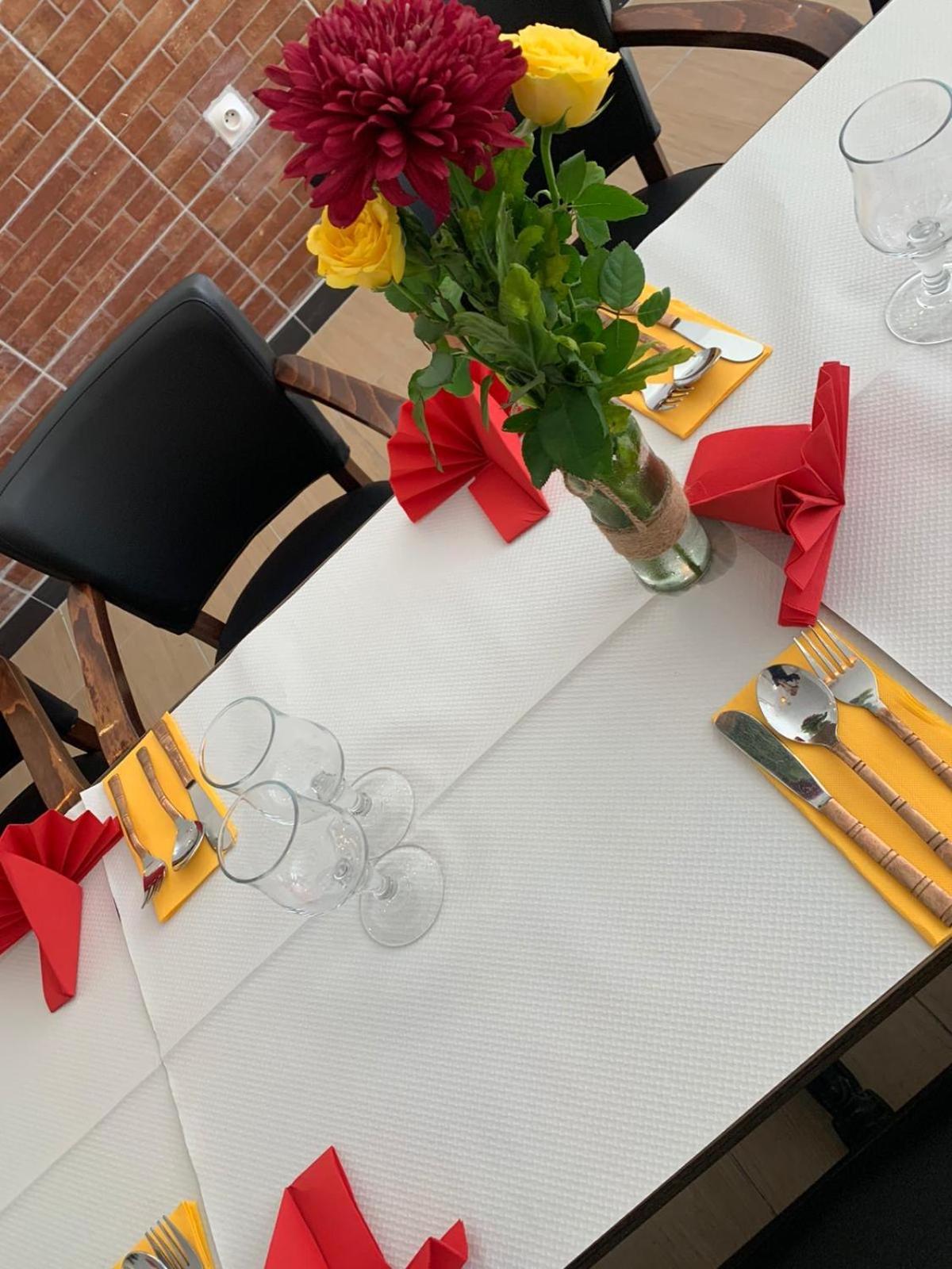 Hotel & Restaurant Isvara Breteuil Екстер'єр фото